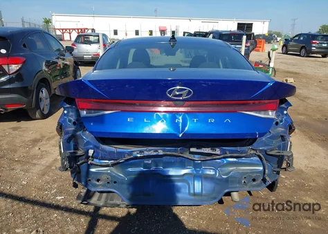 2021 Hyundai Elantra Sel z USA, uszkodzony, nr VIN 5NPLM4AG3MH048086